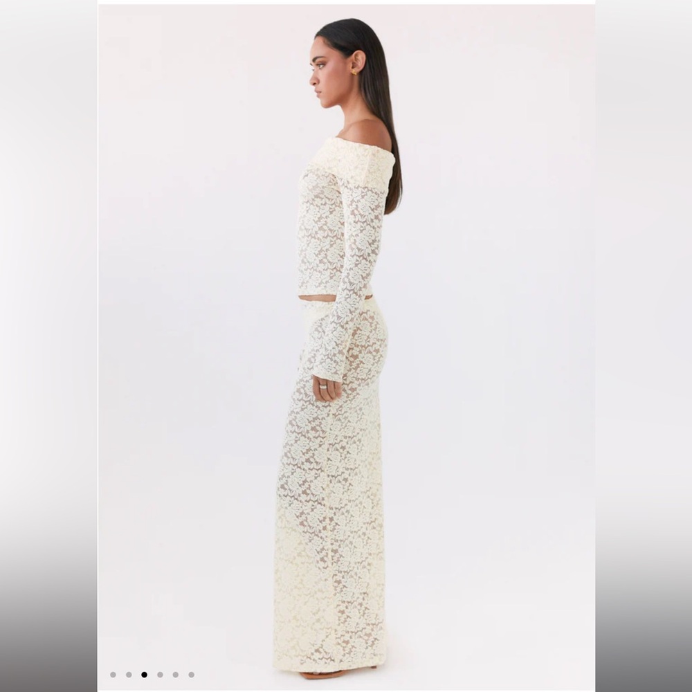 SET - matching lace off shoulder top & skirt - Picture 3 of 7